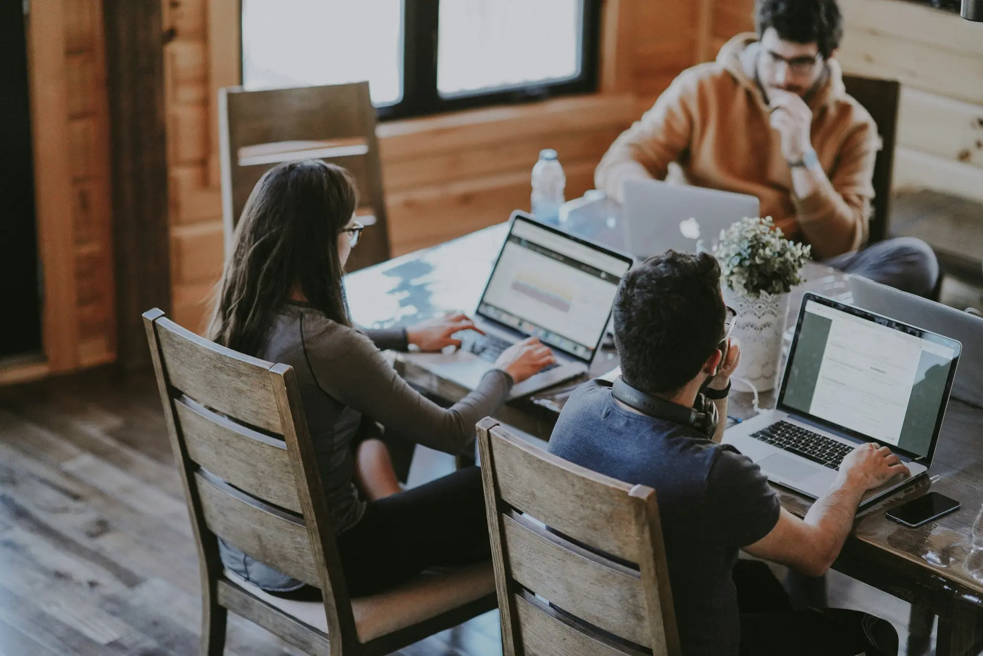 Équipe au travail dans un chalet des Rives d'Argentière